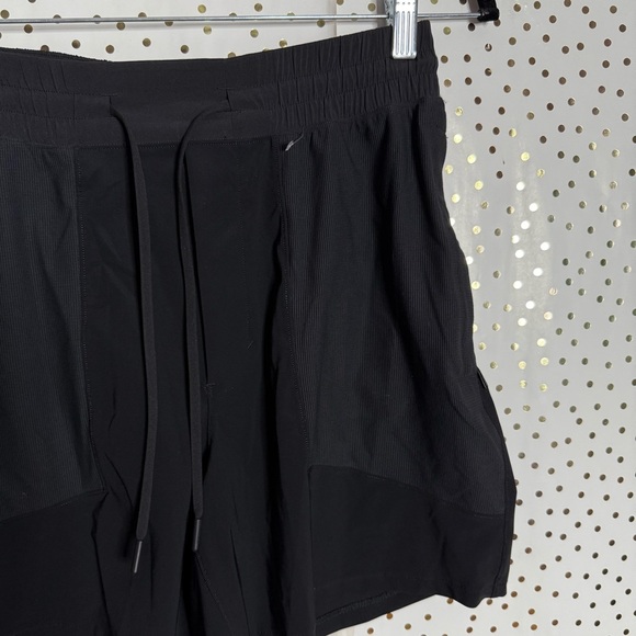 Lululemon In the Key Short - Picture 3 of 8